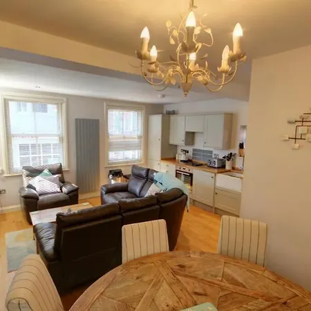 The Little Angel Feriehus